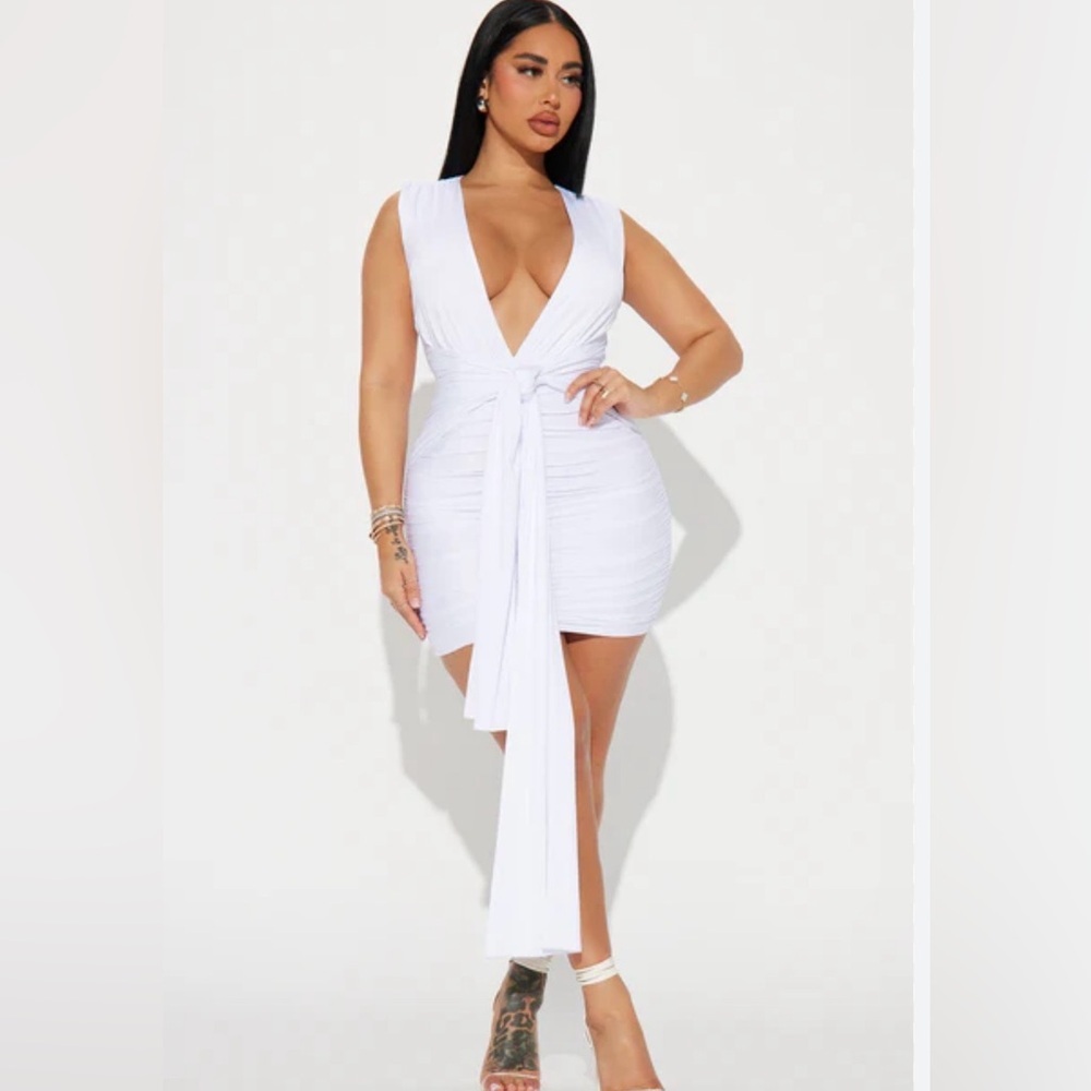 NWT Elegant White Ruched Tie Bachelorette Bridal Dress